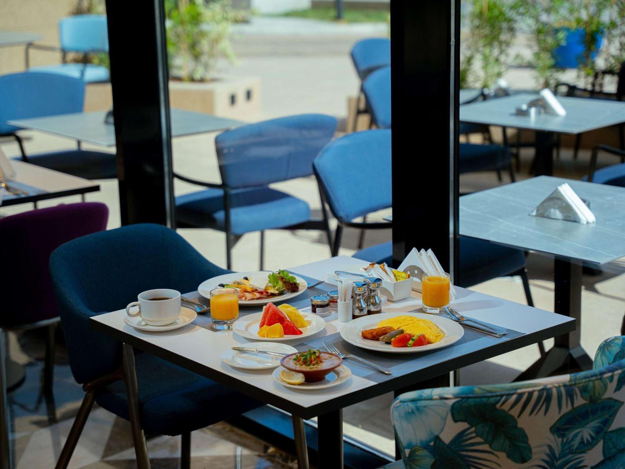 Mercure Riyadh Al Anoud Exterior foto